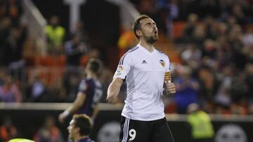 Alcácer: "Que haya esta desestabilidad en el Valencia no se entiende como aficionado"