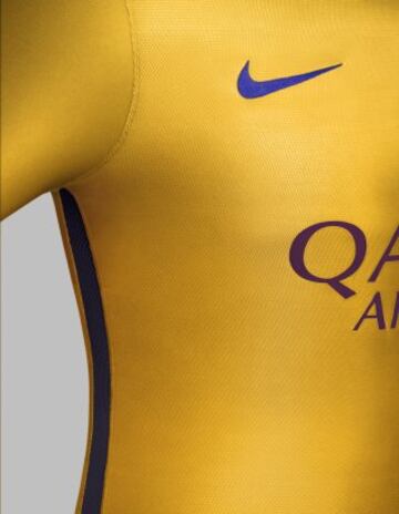 Presentación de la nueva equipación con franjas horizontales del Barcelona para la temporada 2015-2016.