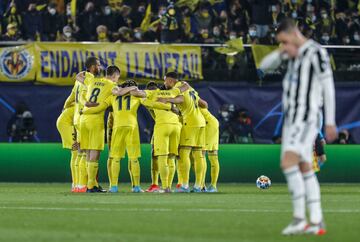 Los jugadores del Villarreal momentos antes de empezar en encuentro.