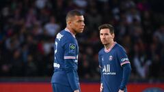 Leo Messi and Kylian Mbappé during the match between Paris Saint Germain and Marseille at Parc des Princes.