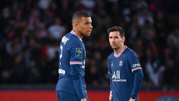 Leo Messi and Kylian Mbappé during the match between Paris Saint Germain and Marseille at Parc des Princes.