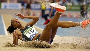 GRAF9276. OURENSE, 29/02/2020.- La atleta gallega Ana Peleteiro en uno de sus saltos de la final de Triple Salto del LVI Campeonato de España de Atletismo, este sábado en Ourense. EFE/Lavandeira jr