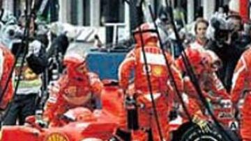<b>UN PUNTO. </b>Schumacher se retiró en Hungría... pero puntuó.