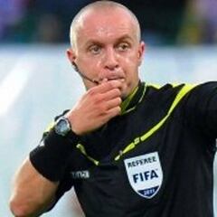 El polaco Marciniak, encargado de arbitrar el PSG-Barça