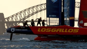 The crew of the SailGP yacht from Spain competes in front of the Sydney Harbour Bridge during racing in the Sail Grand Prix event in Sydney on February 28, 2026. (Photo by DAVID GRAY / AFP) / -- IMAGE RESTRICTED TO EDITORIAL USE - STRICTLY NO COMMERCIAL USE --