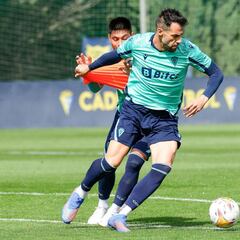 Álvaro Negredo celebra su renovación, Gayà su recuperación