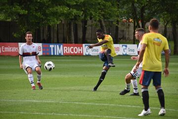 La Selección Colombia jugó un amistoso a puerta cerrada ante la Primavera del Genoa en Milanello, en el cual José Pékerman puso a prueba los esquemas y variantes que ha trabajado en los últimos días. James y Cristian Zapata, los ausentes. Otro que no tuvo acción fue José Fernando Cuadrado por decisión técnica.