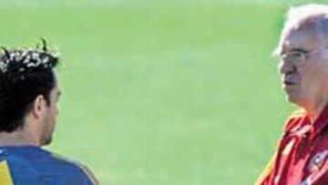 <b>AL BANQUILLO. </b>Xavi, que llegó ayer, podría encontrarse con la suplencia ante Liechtenstein.