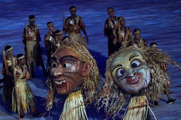 Bailarines durante la ceremonia de inauguración de los Juegos del sudeste asiático en el Estadio Bukit Jalil en Kuala Lumpur, Malasia. 