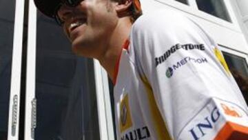 El piloto asturiano de Fórmula 1, Fernando Alonso, bicampeón del mundo, aseguró hoy que le gustaría tener un equipo de ciclismo.