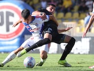 Futbol, Coquimbo Unido vs Universidad de Chile.
Fecha 7, Liga de Primera 2026.
El jugador de Universidad de Chile Ignacio Vasquez, izquierda, disputa el balon contra el defensa de Coquimbo Unido durante un partido de primera division disputado en el estadio Municipal Francisco Sanchez Rumoroso de Coquimbo, Chile.
14/03/2026
Dragomir Yankovic/Photosport
Football, Coquimbo Unido vs Universidad de Chile.
7th turn, 2026 First Division League.
Universidad de ChileÕs player Ignacio Vasquez, left, vies for the ball against defense of Coquimbo Unido during a first division match at Municipal Francisco Sanchez Rumoroso stadium in Coquimbo, Chile.
14/03/2026
Dragomir Yankovic/Photosport