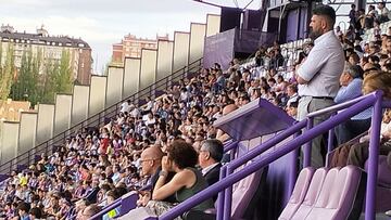 Arriba, Bruno Mazziotti; abajo, Matt Fenaert, junto a Mayte Martínez, concejala de deportes.