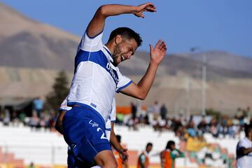 El argentino llegó a Chile el 2014, cuando defendía a la escuadra de Palestino. Actualmente, se encuentra en U. Católica