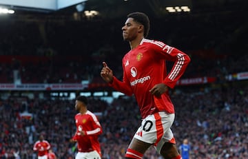 FILE PHOTO: Soccer Football - Premier League - Manchester United v Everton - Old Trafford, Manchester, Britain - December 1, 2024  Manchester United's Marcus Rashford celebrates scoring their third goal REUTERS/Molly Darlington EDITORIAL USE ONLY. NO USE WITH UNAUTHORIZED AUDIO, VIDEO, DATA, FIXTURE LISTS, CLUB/LEAGUE LOGOS OR 'LIVE' SERVICES. ONLINE IN-MATCH USE LIMITED TO 120 IMAGES, NO VIDEO EMULATION. NO USE IN BETTING, GAMES OR SINGLE CLUB/LEAGUE/PLAYER PUBLICATIONS. PLEASE CONTACT YOUR ACCOUNT REPRESENTATIVE FOR FURTHER DETAILS../File Photo