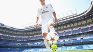 &Ouml;zil deja el Santiago Bernab&eacute;u.