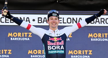 Celebración del ciclista esloveno,  Primoz Roglic, durante la 104.ª Volta Ciclista a Cataluña 2025.