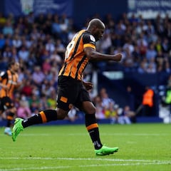 Óscar Estupiñán recibe respaldo de sus compañeros de Hull City