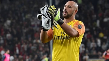 Pepe Reina poised for Aston Villa move