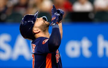 El venezolano José Altuve tiene una tarea pendiente con la afición de los Houston Astros, al ser uno de los lideres, buscarán superar lo conseguido en 2024; fueron derrotados por barrida en la Serie de Wild Card por los Detroit Tigers .

Ron Jenkins/Getty Images/AFP (Photo by Ron Jenkins / GETTY IMAGES NORTH AMERICA / Getty Images via AFP)