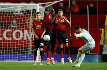 Harry Wilson hace furor con un gol de falta directa al 'estilo Bale'