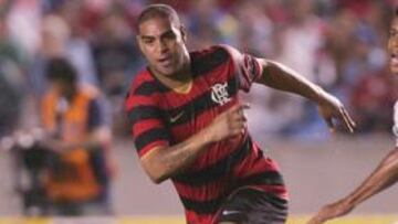 Adriano reconoce que sigue teniendo problemas con la bebida