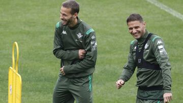 Canales y Joaquín, riéndose durante un entrenamiento.