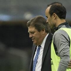 Sin piedad: El Azteca recibió con abucheos a Landon Donovan