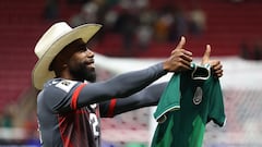 Jugadores de Nueva Caledonia, nuevos aficionados de las Chivas y la Selección Mexicana