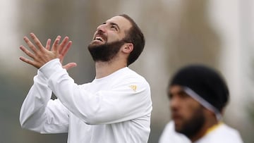 Higuaín, en el entrenamiento de la Juventus de ayer en Lyon.