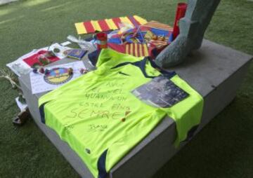 El improvisado homenaje de la afición culé a Johan Cruyff