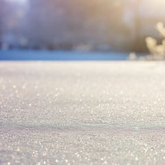 ¿Por qué la sal hace derretirse la nieve en las carreteras?
