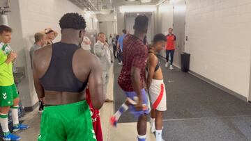 La chusca patada de Onana a Amad Diallo por cambiar la camiseta