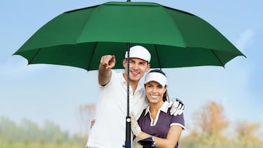 Al mal tiempo, este paraguas grande superventas: es antiviento y automático