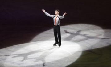 Después de su actuación en Sochi, Javier comienza a entrenar duro y conquista la medalla de bronce en el Mundial de Saitama