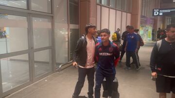 Este registro demuestra lo que es la U actualmente: divertido momento en el aeropuerto de Río de Janeiro