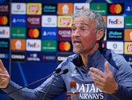 Poissy (France), 27/04/2026.- PSG head coach Luis Enrique attends a press conference at PSG Campus training center in Poissy, west of Paris, France, 27 April 2026. PSG will face Bayern Munchen on 28 April in their UEFA Champions League semifinal 1st leg match. (Liga de Campeones, Francia) EFE/EPA/YOAN VALAT