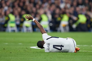 Alaba, el 17 de diciembre, tras romperse el cruzado frente frente al Villarreal.