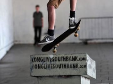 Mediante una exhibición debajo de Southbank Centre de Londres pretenden salvar el skatepark de tiendas y cafés.
