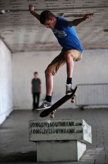 Mediante una exhibición debajo de Southbank Centre de Londres pretenden salvar el skatepark de tiendas y cafés.