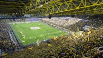 El campo del Borussia Dortmund, uno de los más espectaculares de la Bundesliga.