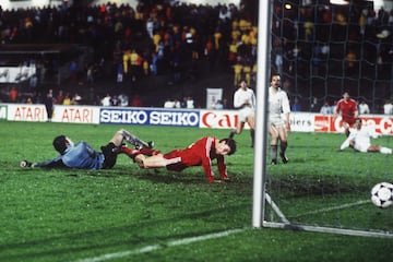 El equipo escocés, entrenado por un prometedor Alex Ferguson, ganó al Real Madrid en la prórroga (2-1) la final de la Recopa de 1983. Nunca después ha jugado de nuevo contra el club merengue.