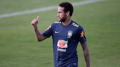 Neymar's teammates play down injury fears
