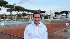 El tenista Roger Federer posa sobre las pistas del Foro Itálico de Roma.