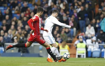 Real Madrid take the lead with Cristiano Ronaldo's goal. 2-1