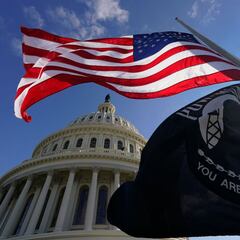 $15 per hour minimum wage: who has supported and who has criticized the proposal?