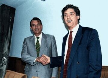 El 24 de mayo de 1991, la junta directiva de la Federeación Española nombró a Vicente Miera nuevo seleccionador tras la destitución de Luis Suárez el 29 de abril de 1991, por los malos resultados. Miera debutó el 4 de septiembre en un amistoso ante Uruguay. España ganó 2-1.