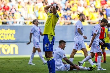 Chris Ramos lamentándose de una ocasión frente al Eldense.