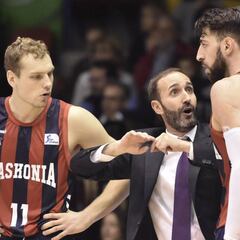 El Baskonia se pasea en Sevilla y aplasta a un mal Betis