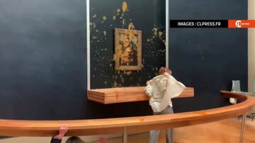 Dos activistas vandalizaron la Mona Lisa en el Louvre de París: ¡la imagen da la vuelta al mundo!