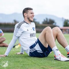 Juan Pablo Vargas: “Orgulloso de seguir defendiendo este escudo”